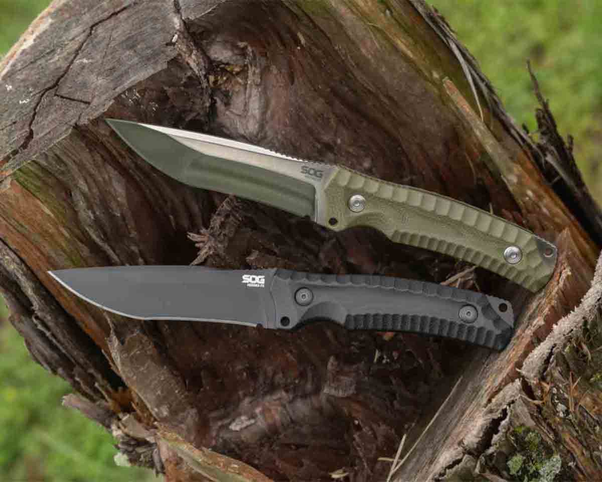 Hidaka FX 3V Knives on tree trunk