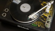 McIntosh limited-edition MTI100 Integrated Turntable