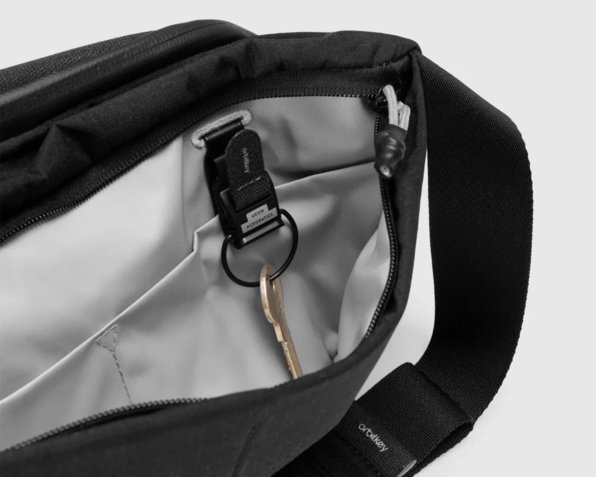 Orbitkey x Ucon Acrobatics Urban Sling key quick release closeup