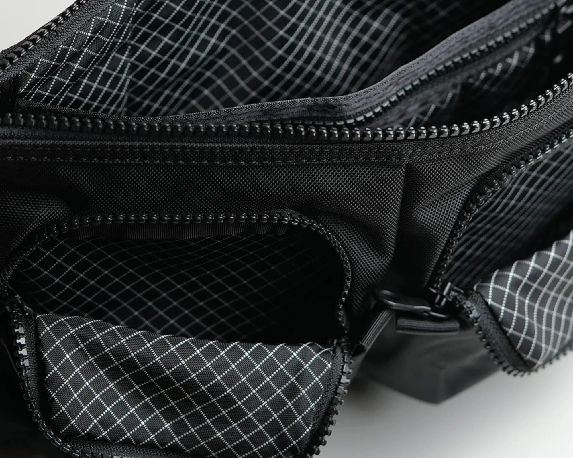 Pioneer Carry A4U EDC Sling Bag interior