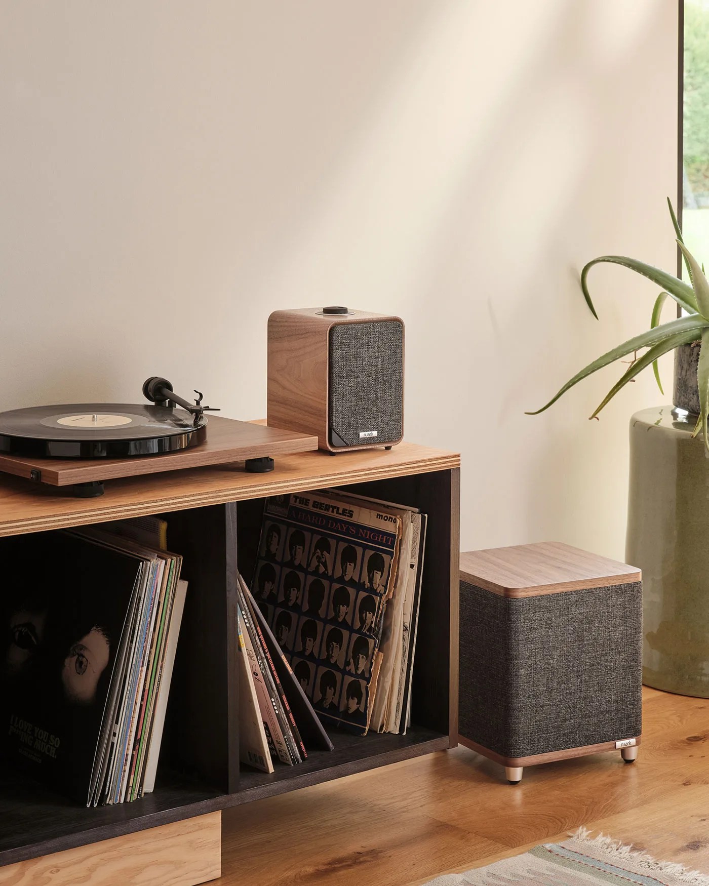 Ruark Audio MR1 MK3 desktop speakers