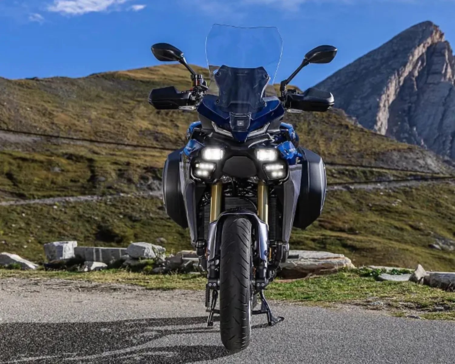 Yamaha Tracer 9 GT+ macro front view