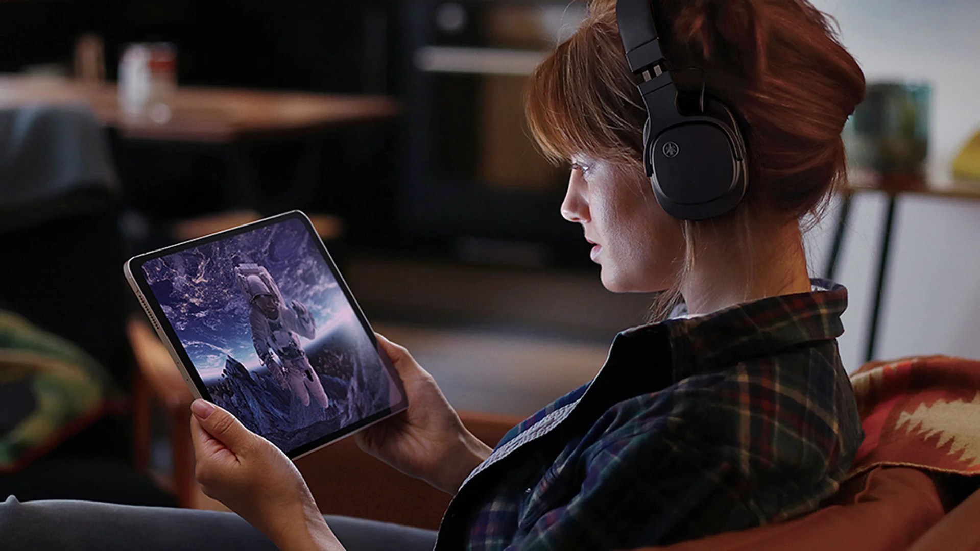 Yamaha YH-L500A wireless headphones