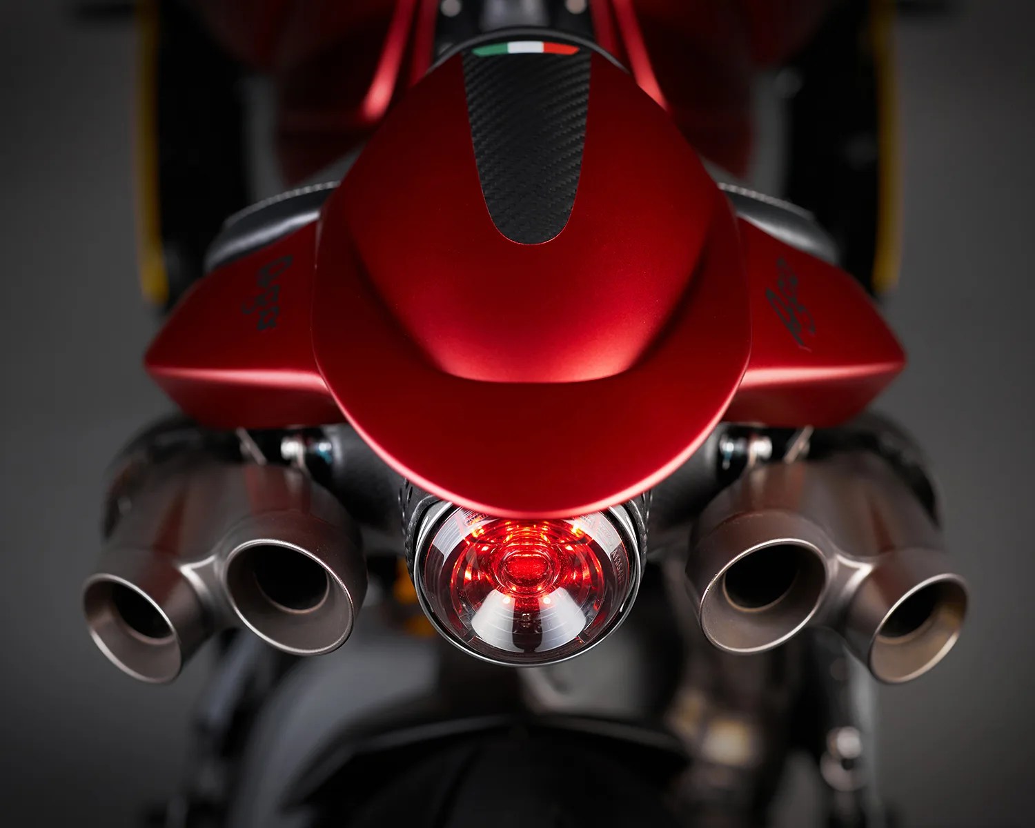 mv agusta superveloce 1000 ago macro exhaust