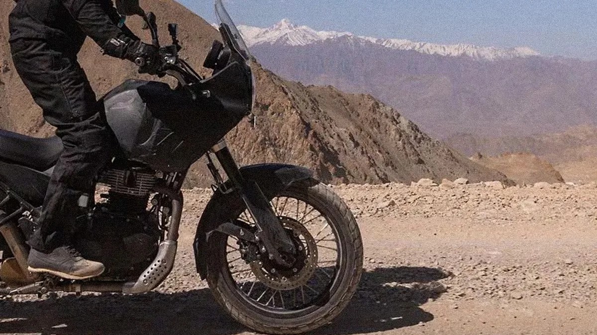 royal enfield new himalayan testing macro