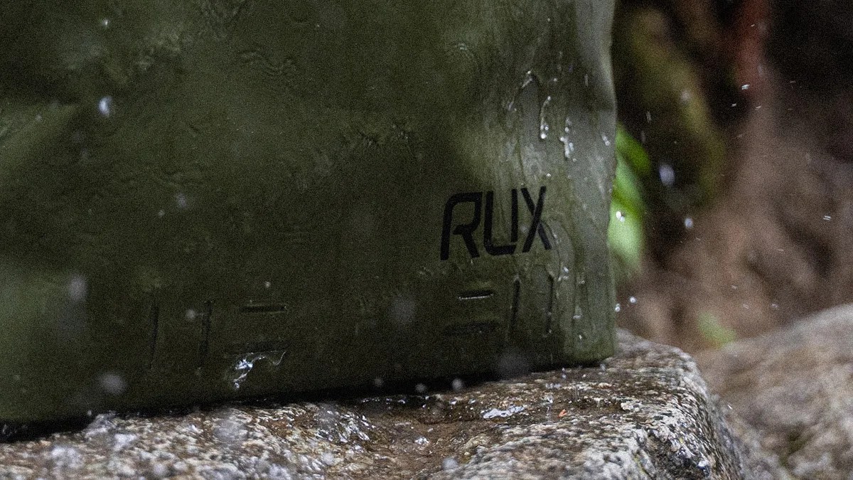 rux waterproof tote bag macro