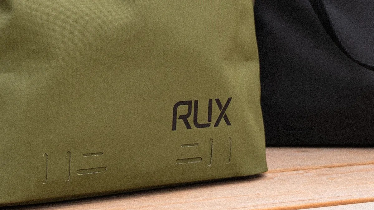 rux waterproof tote macro