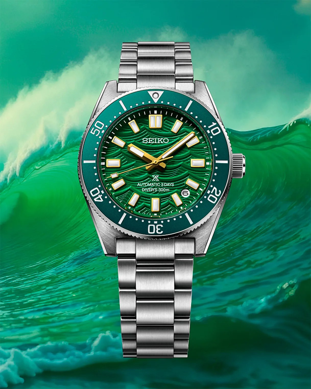 a green seiko dive watch