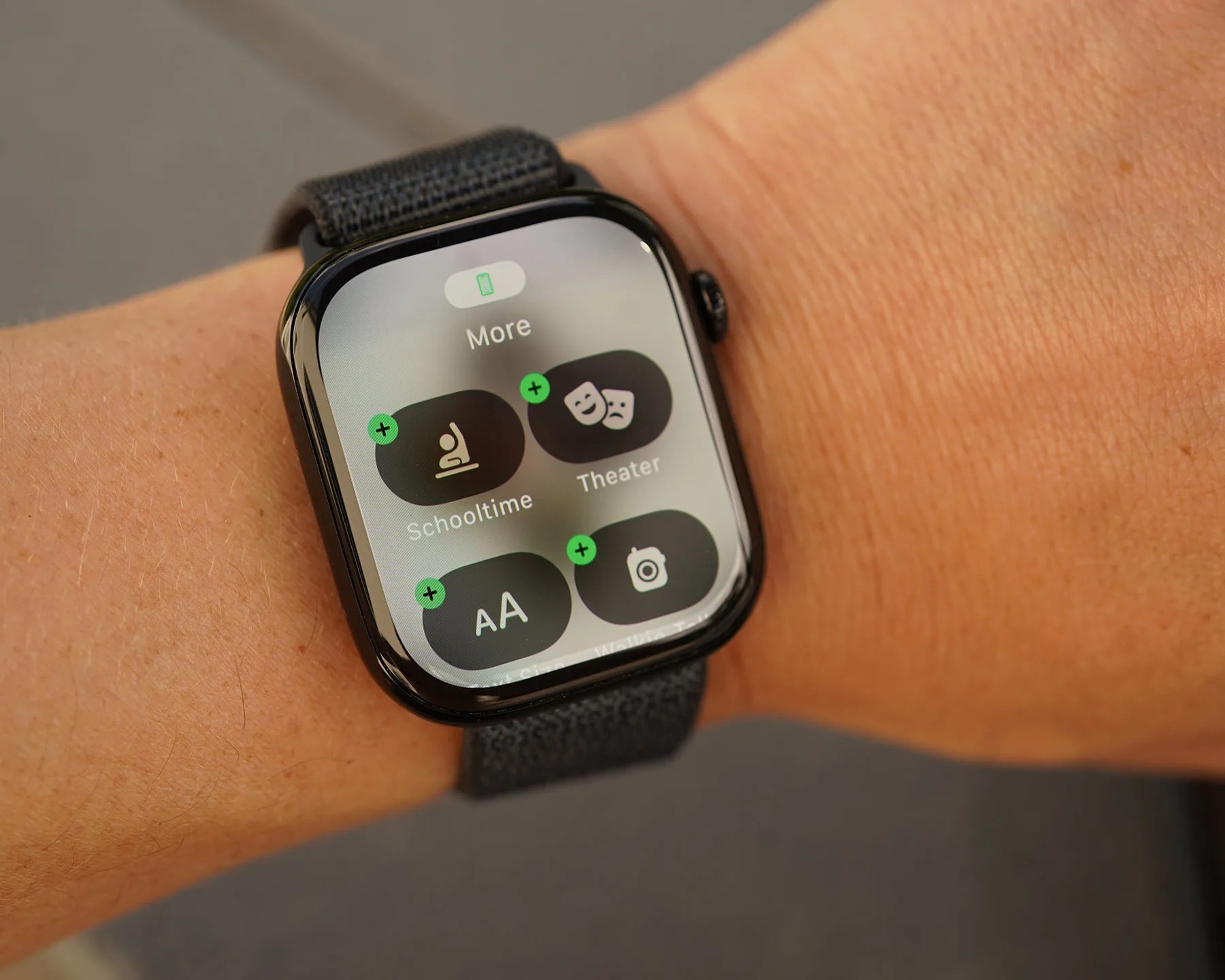 watchOS 26 updates to Control Center