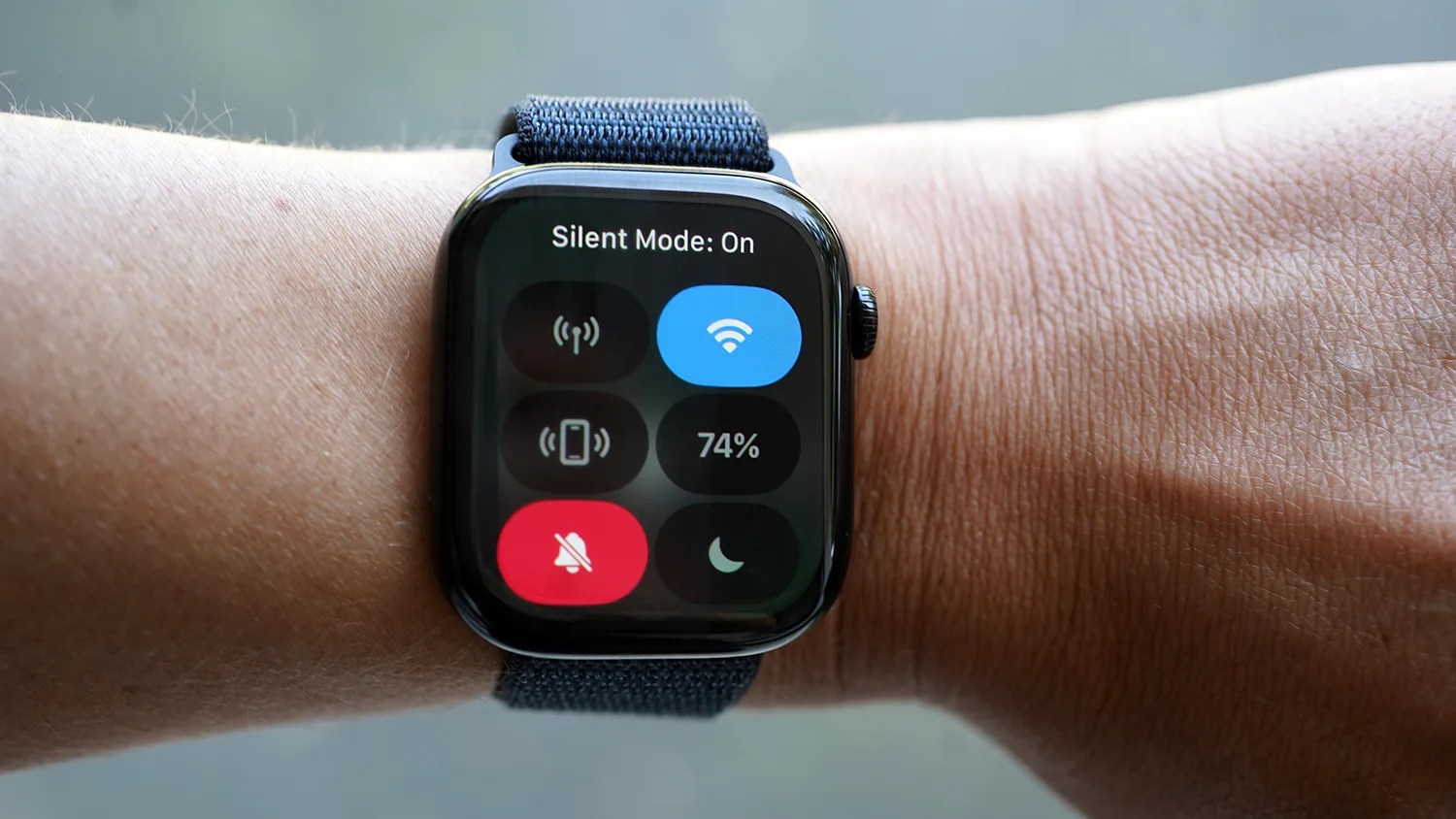 Automatic Volume Adjustments for Apple Watch