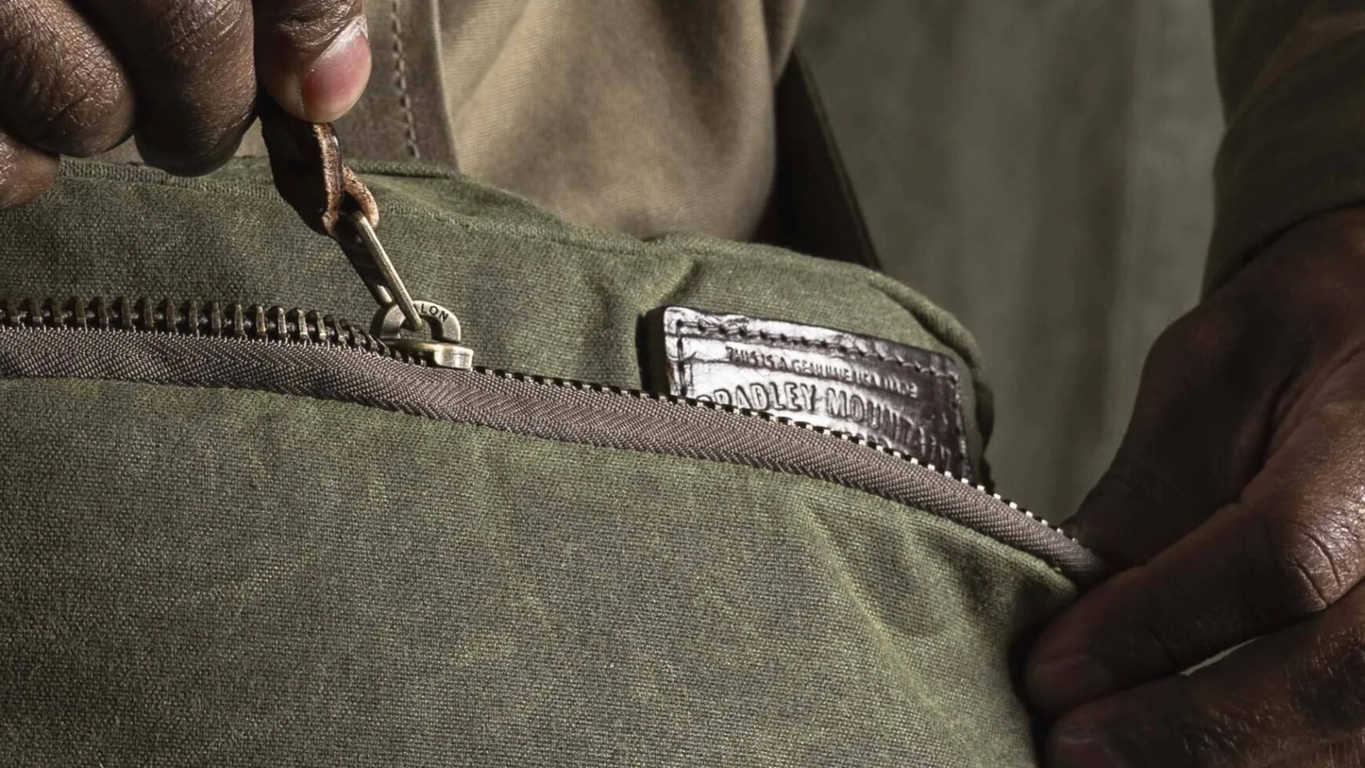 Bradley Mountain Rangefinder Bag closeup of zipper