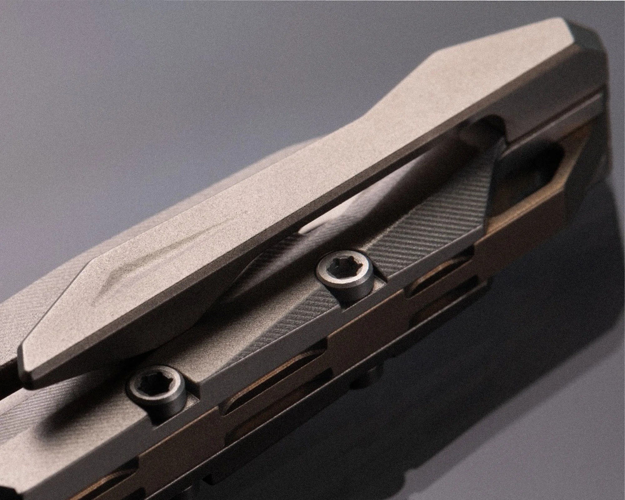 CRKT Nucleus Premium pocket knife clip