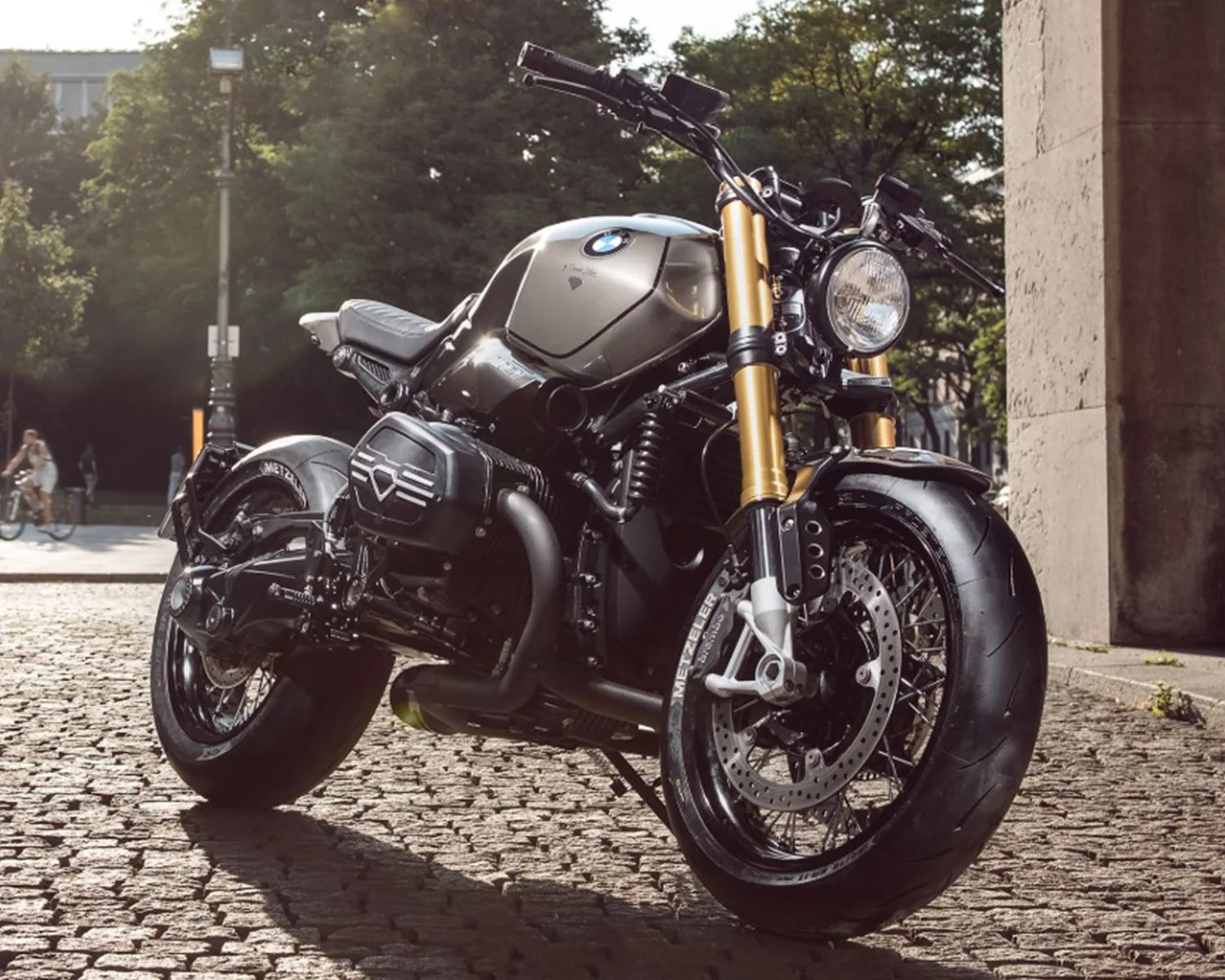 Diamond Atelier BMW R nineT Urban21 motorcycle hero