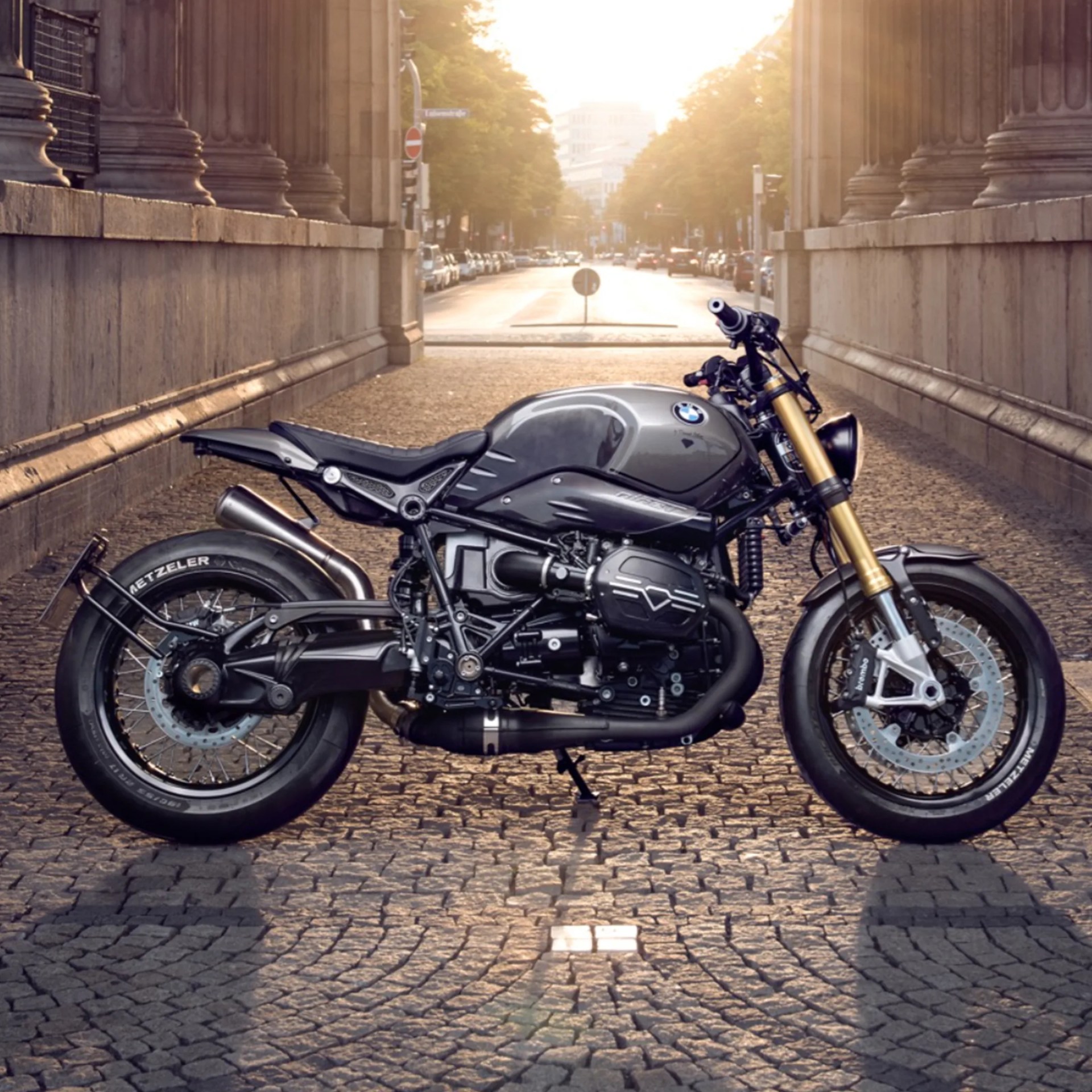 Diamond Atelier BMW R nineT Urban21 motorcycle