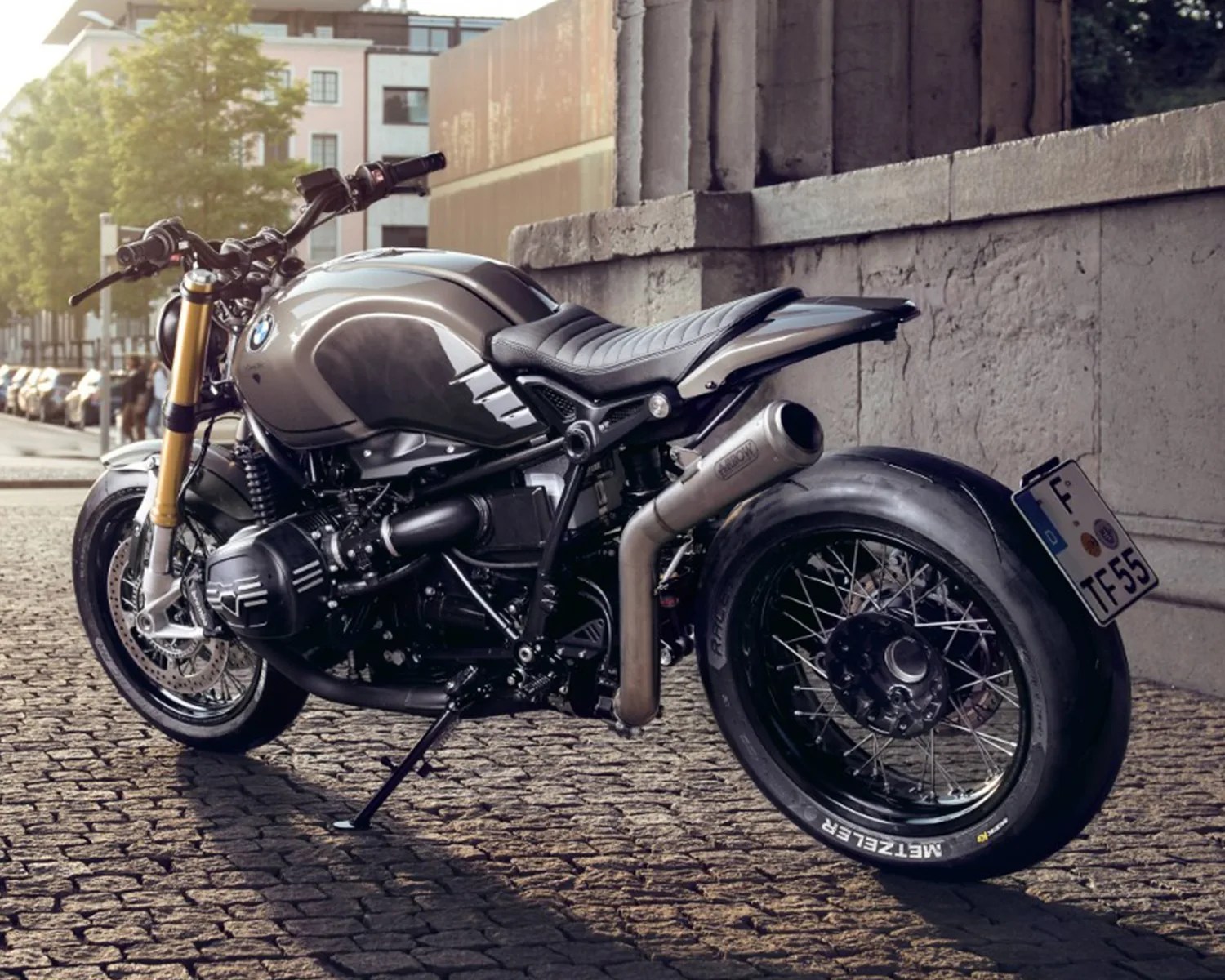 Diamond Atelier BMW R nineT Urban21 motorcycle rear view