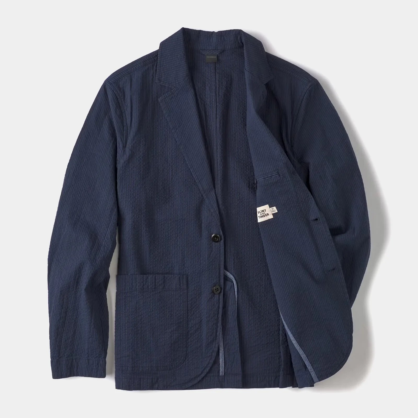 The Flint and Tinder Seersucker Blazer in Navy
