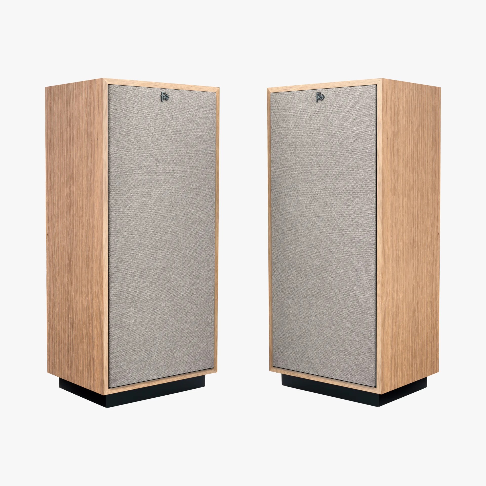 https://www.klipsch.com/news/klipsch-unveils-global-debut-of-red-oak-finish-and-new-tech-at-audio-advice-live-2025