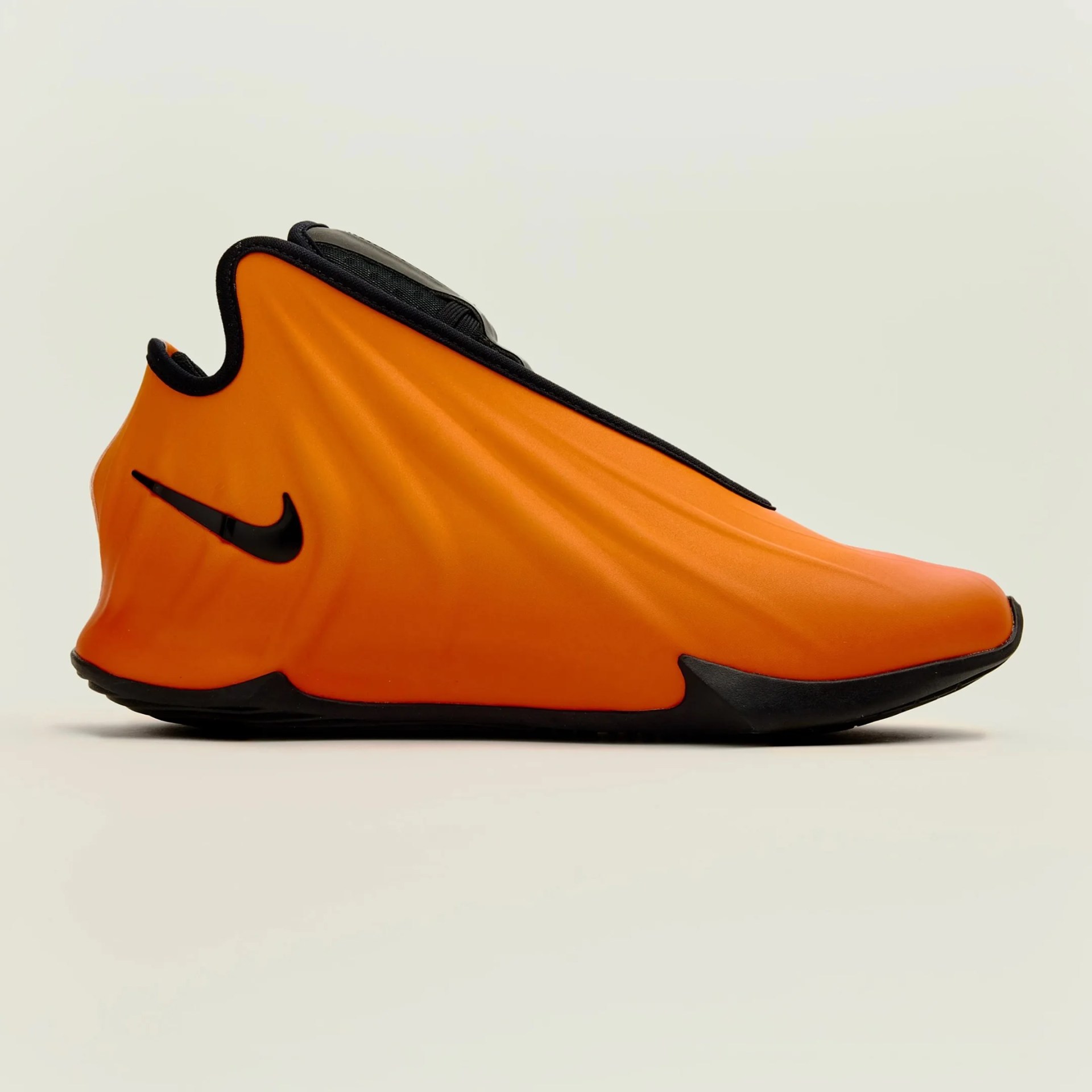 Nike G.T. Future Sneaker profile, orange