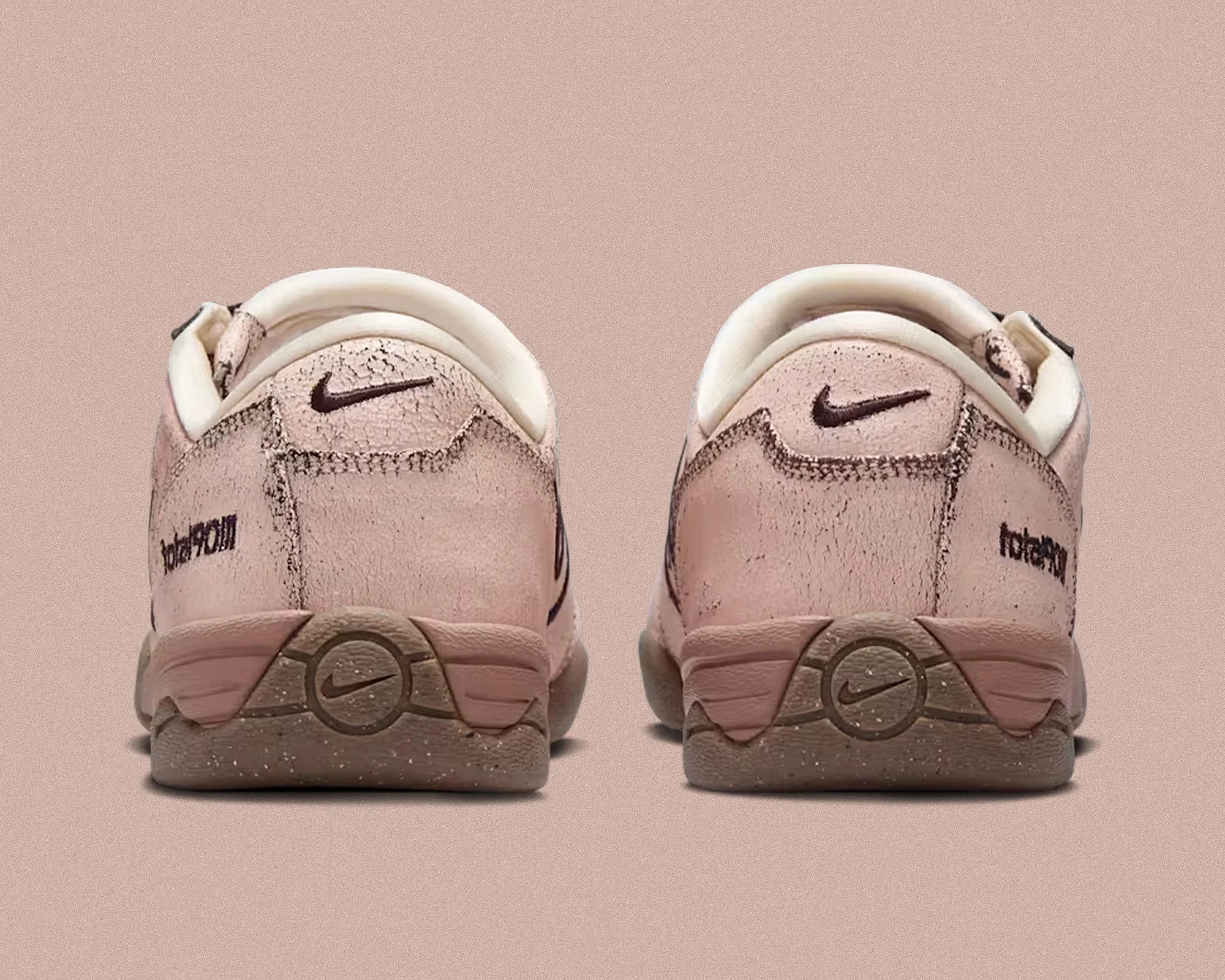 Nike Total 90 Sneaker heels