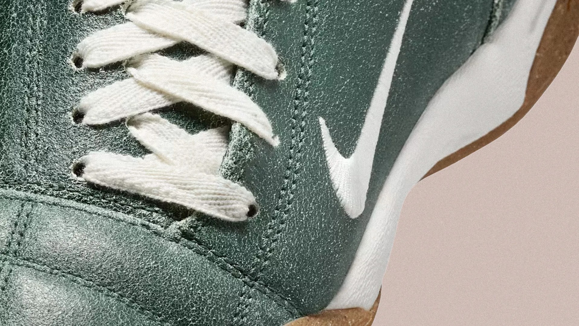 Nike Total 90 Sneaker laces closeup