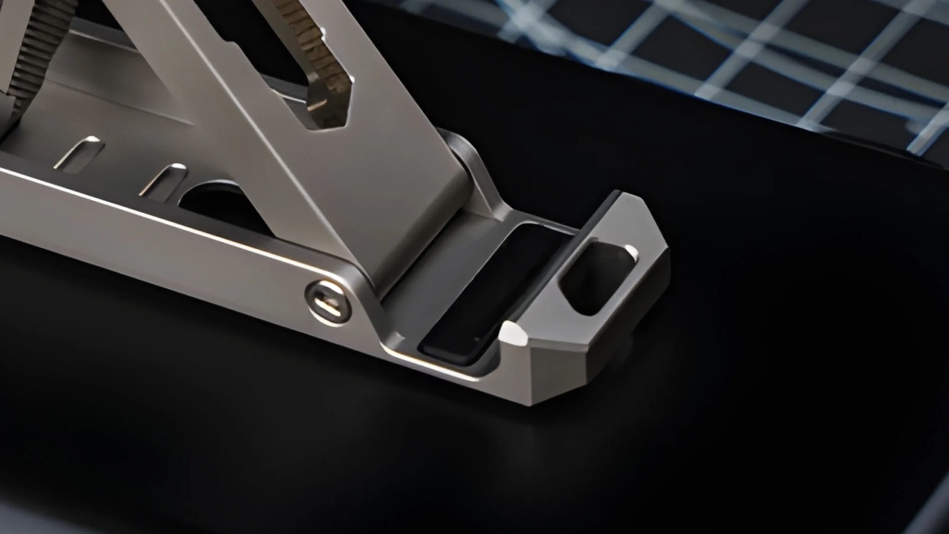 ThreePeters T-Rex Stand Multi-Tool closeup