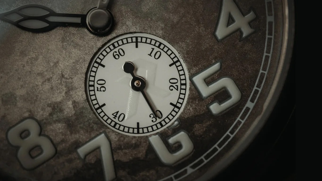 a closeup of a vario x rze military watch