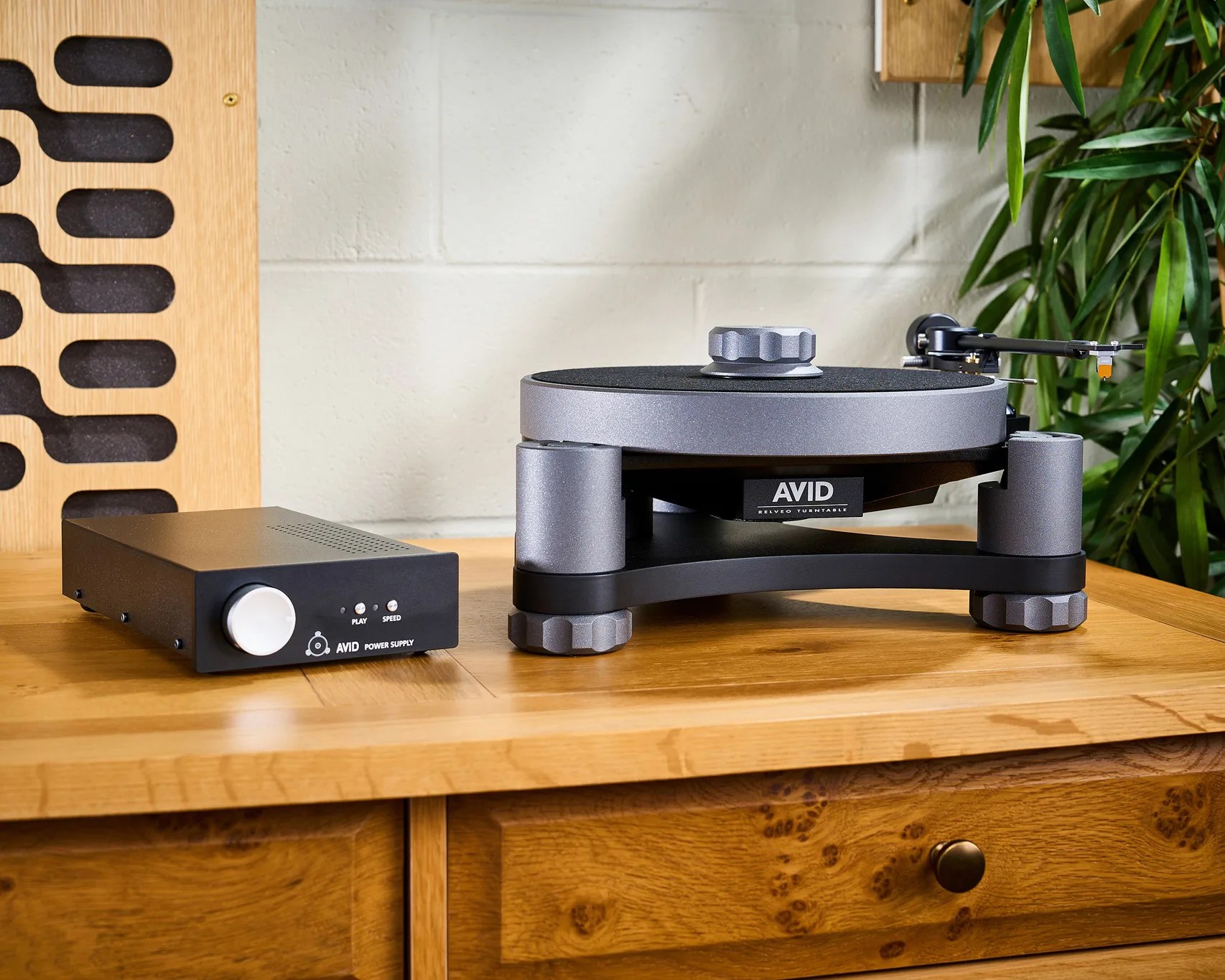 Avid Relveo turntable