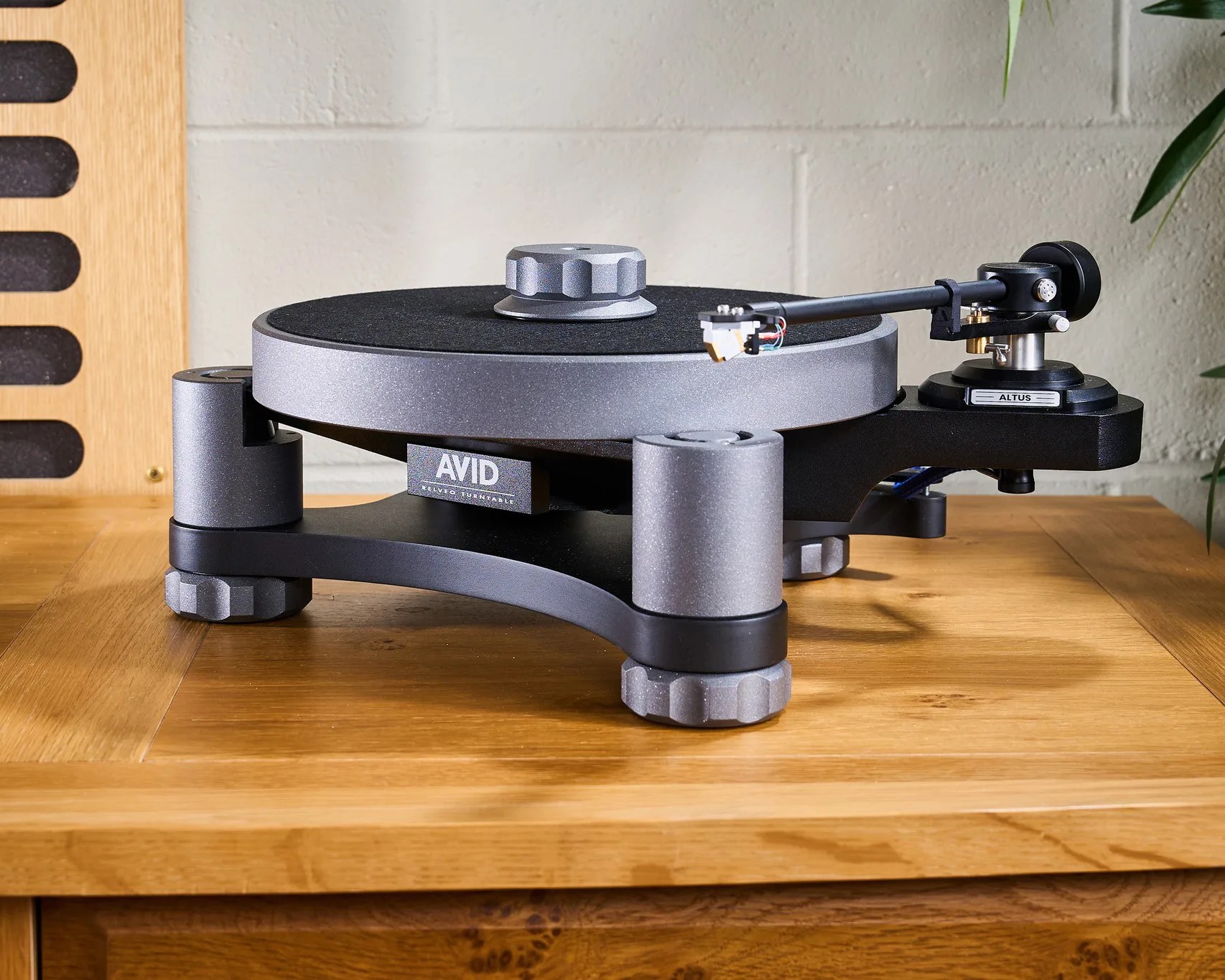 Avid Relveo turntable