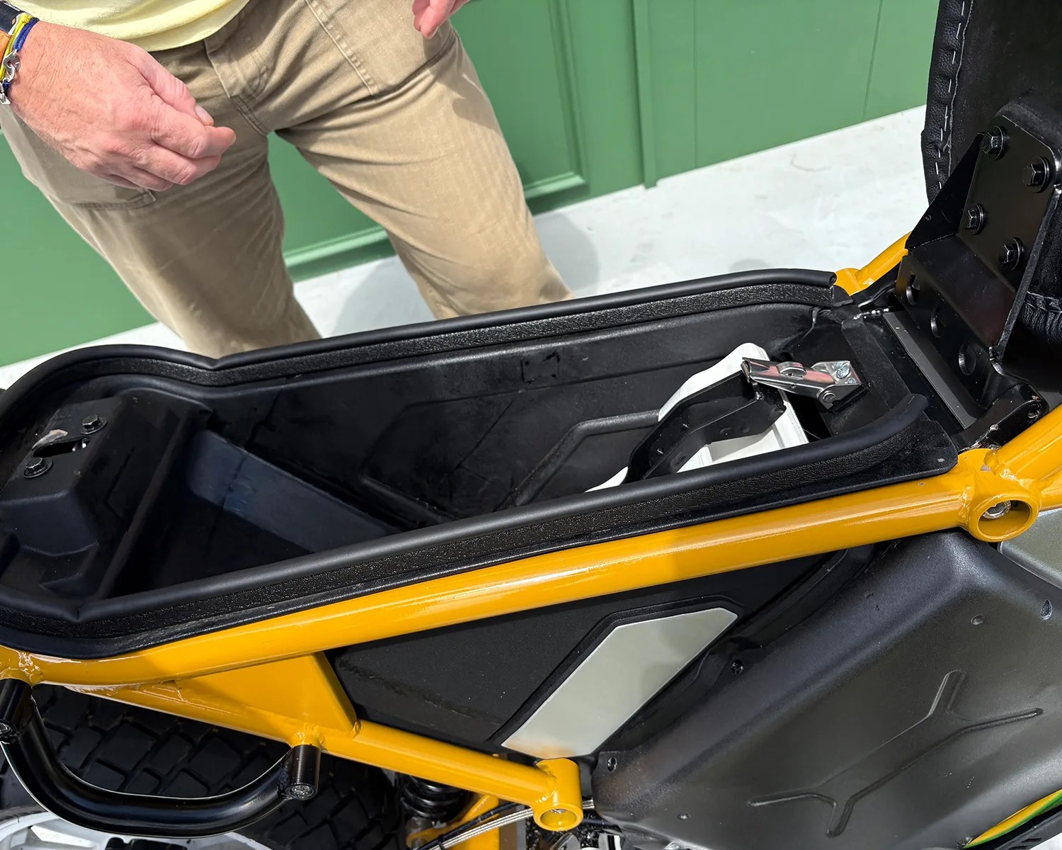 harley-davidson livewire prototype motorcycle battery slot