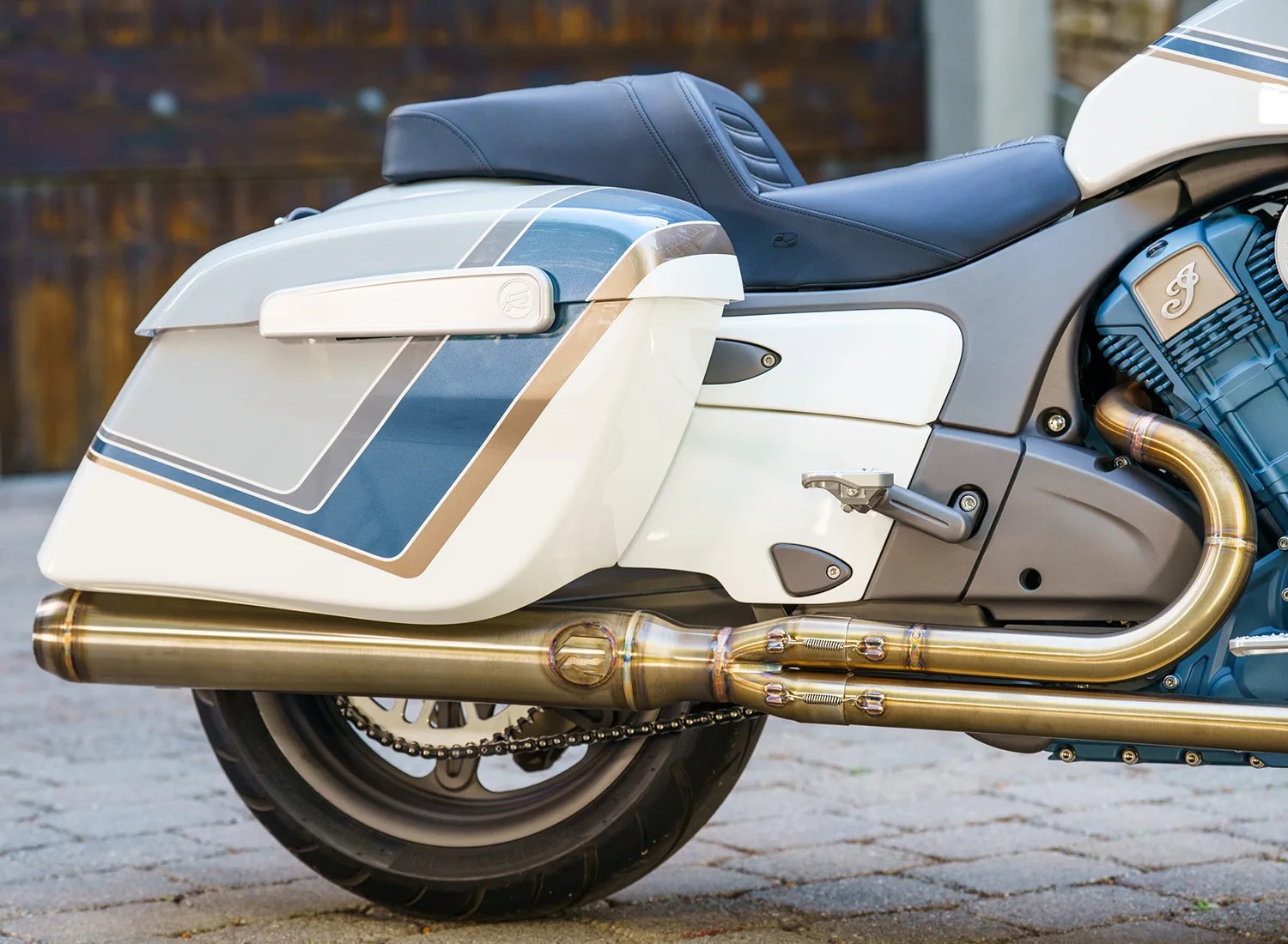 indian chieftain power plus forged tyler hubbard forever rad motorcycle exhaust pipe detail