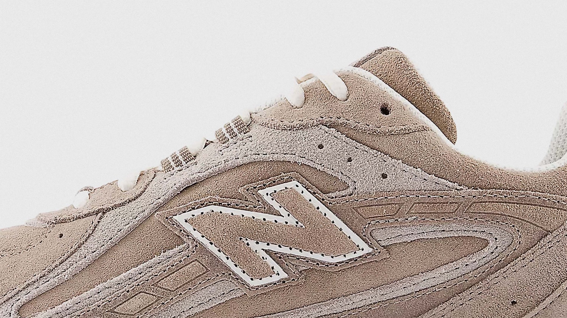 New Balance 204L sneaker