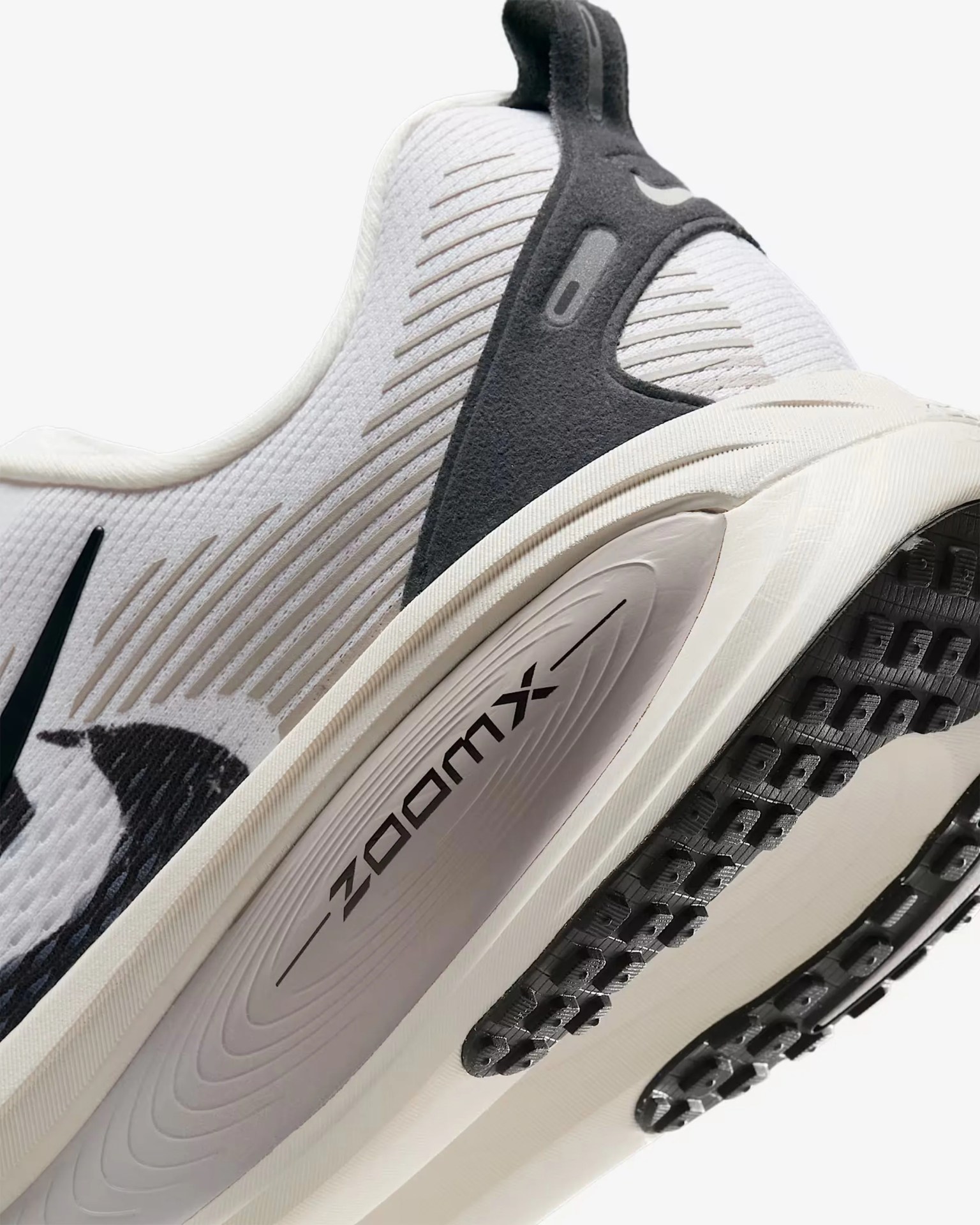 Nike vomero 18 running shoe
