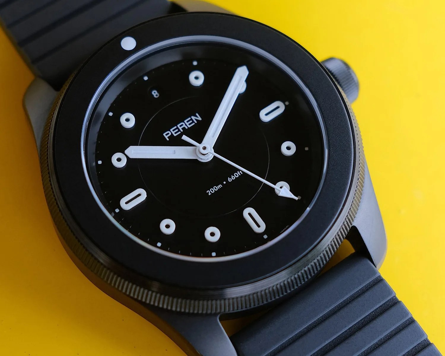 a peren dive watch