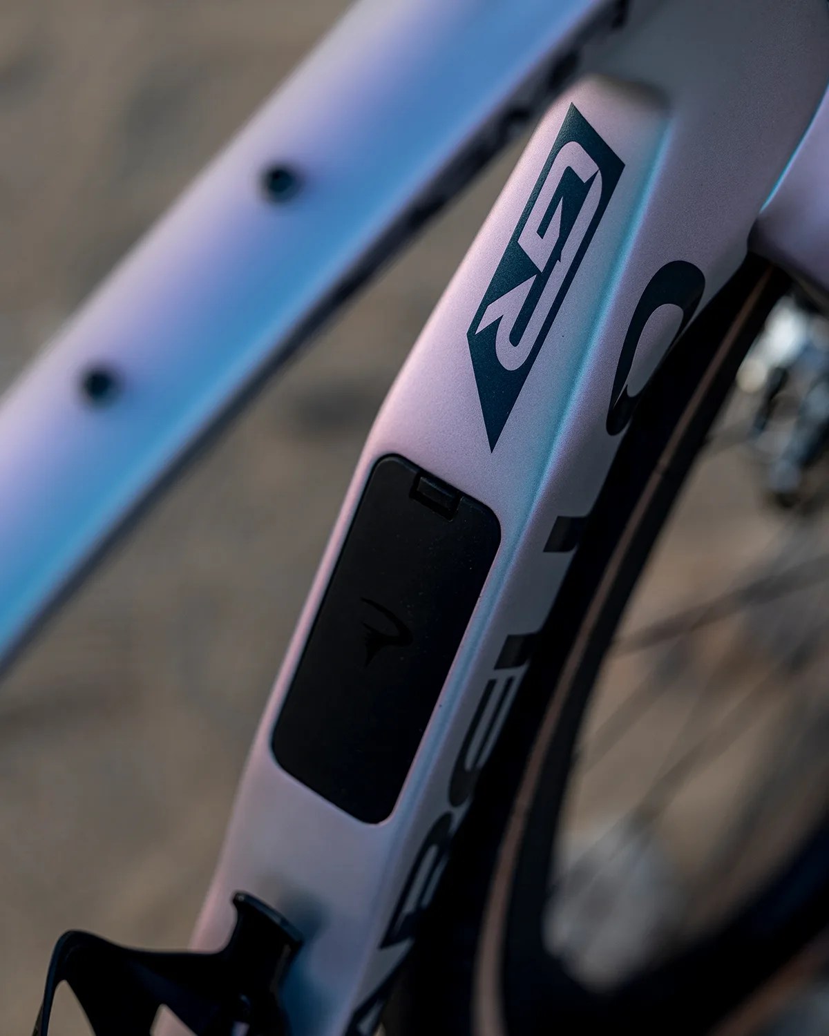 pinarello dogma gr downtube storage