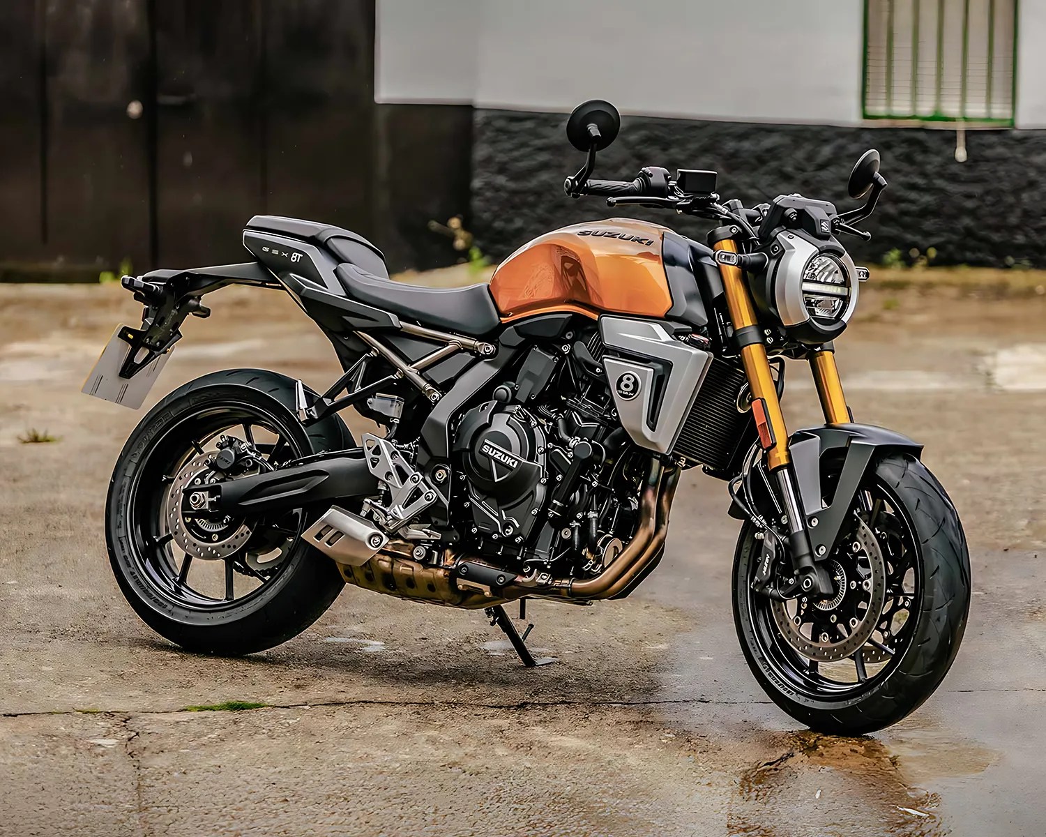 suzuki gsx-8t hero
