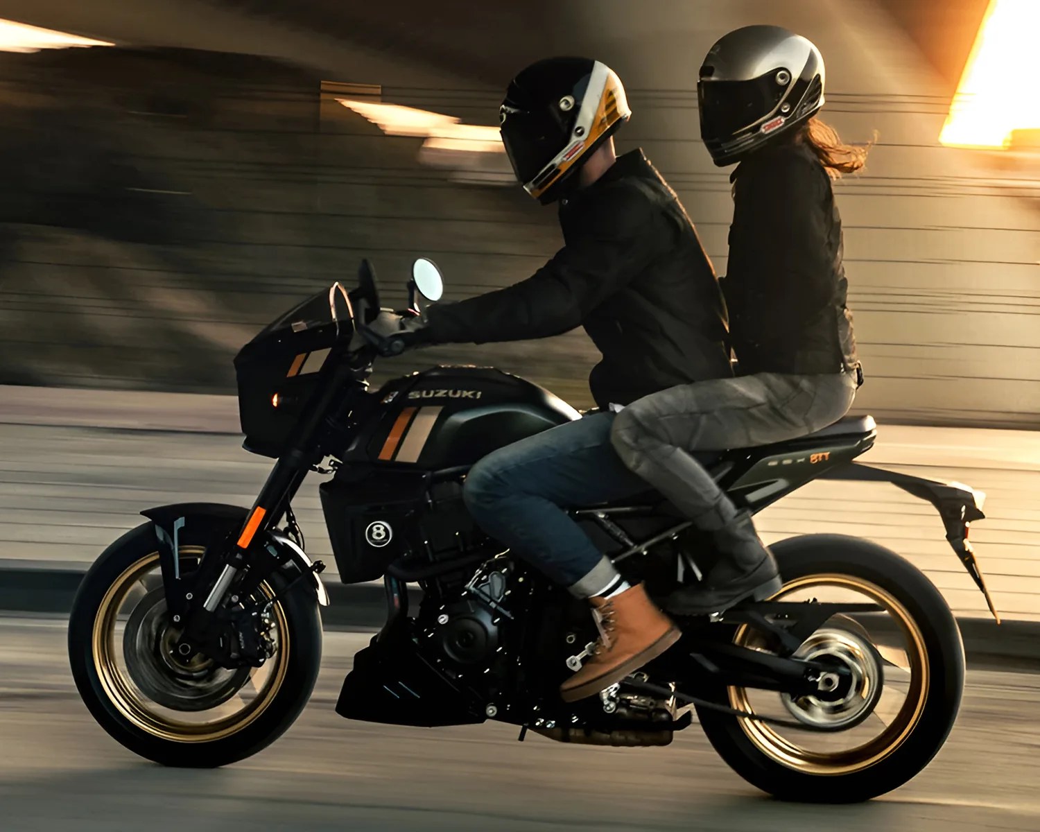 suzuki gsx-8tt motorcycle pillion