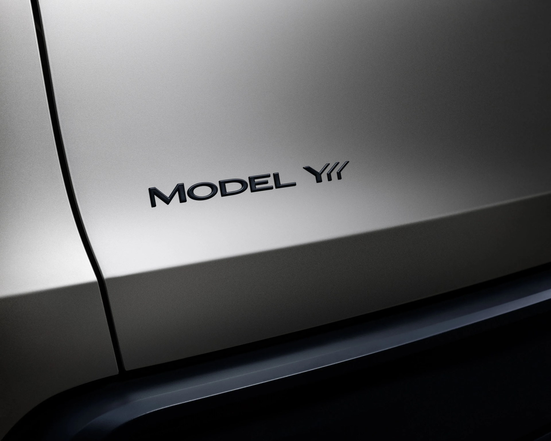 tesla model yl close-up badge