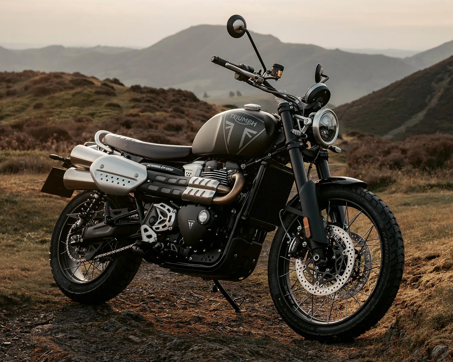 triumph scrambler 1200 x matte khaki green hero