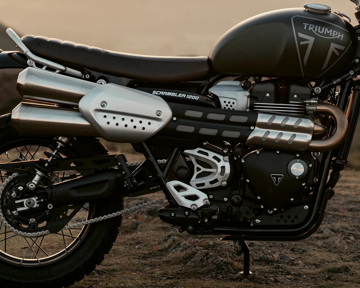 triumph scrambler 1200 x matte khaki green profile detail